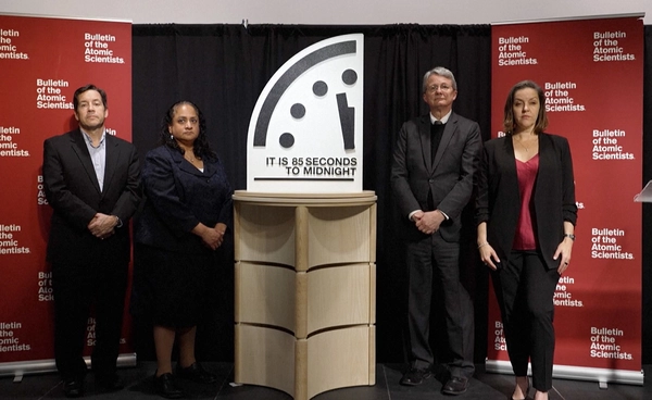 นักวิทยาศาสตร์ปรับเข็มนาฬิกา ย่นระยะเวลา "วันสิ้นโลก"