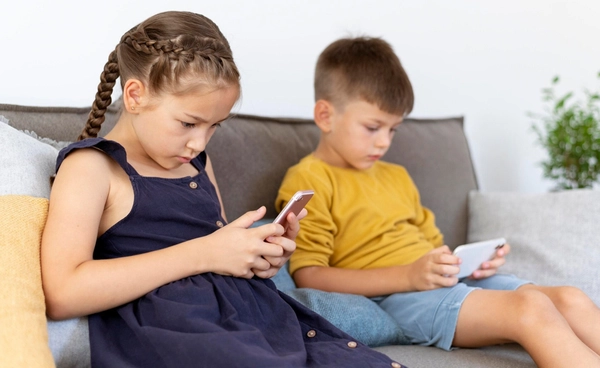 อังกฤษอาจแบนเด็ก อายุต่ำกว่า 16 ปี ใช้โซเชียล ห้ามใช้สมาร์ตโฟนในโรงเรียน