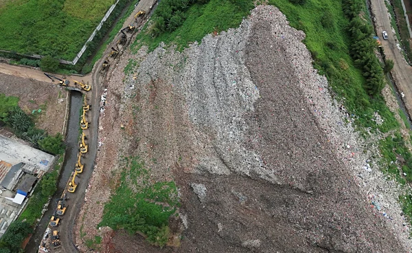 “บ่อขยะ” ยักษ์ในอินโดฯถล่ม หลังฝนตกหนัก เสียชีวิตแล้ว 5 ราย