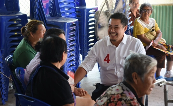 “เจนวิทย์” ใจฟู ชาวเนินมะปราง ตอบรับนโยบายพักหนี้เกษตรกร - ล้างหนี้วัยเกษียณ