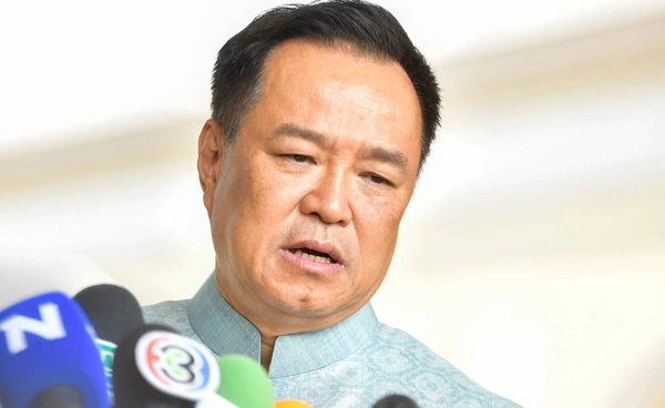 “อนุทิน” ตอบ “สีธงชาติ” สีที่จะทำให้รัฐบาลมีเสถียรภาพที่มั่นคง 