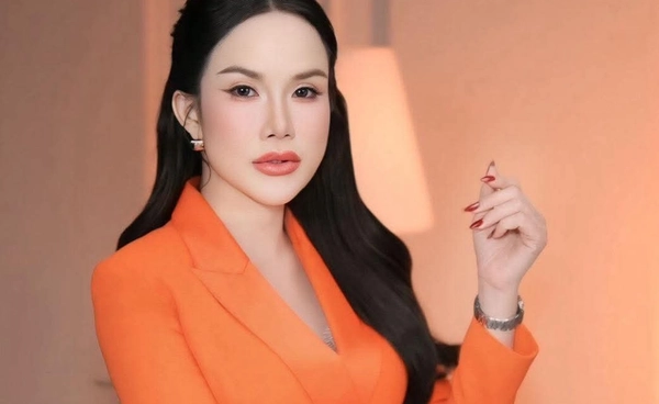 โค้ชส้ม คือใคร เปิดประวัติ “ณัฐกนก” ตัวแม่ไลฟ์สดเมืองไทย