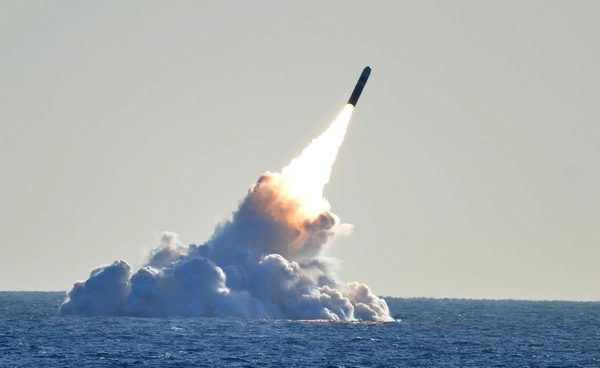 งานวิจัยจำลองสงครามพบปัญญาประดิษฐ์ AI เลือกใช้อาวุธนิวเคลียร์สูงถึง 95% ในสถานการณ์วิกฤต