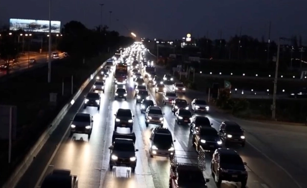 ทิ้งทวนปีใหม่ปชช.แห่กลับกรุง อยุธยาติดยาว 5 กม.