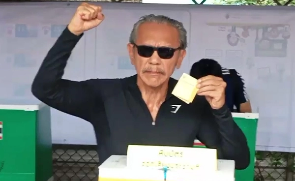 "ชูวิทย์" ใช้สิทธิเลือกตั้ง คาดประชาชนออกมาใช้สิทธิกว่า 80%