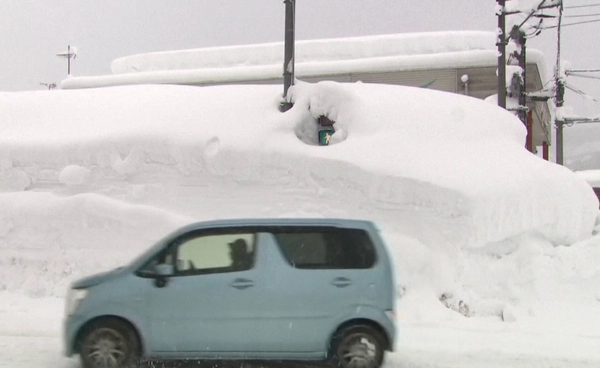 "ญี่ปุ่น" หิมะตกหนัก เตือนภัยหิมะถล่ม-ถนนลื่น   