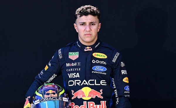 ประวัติ : ไอแซ็ค ฮัดจาร์ ดาวรุ่งบนเก้าอี้ร้อนของ เร้ดบูลล์