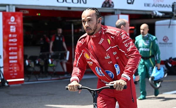  "แฮมิลตัน" กดดัน "เอฟไอเอ" เร่งแก้ปัญหาเครื่องยนต์ "เมอร์ซิเดส"