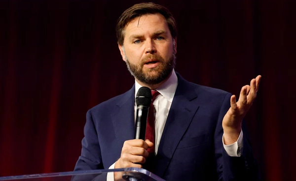 "เจดี แวนซ์" เผย มีคนบ้า พยายามงัดเข้าบ้านเขา