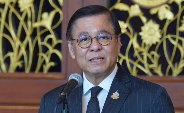 สีหศักดิ์บรรยายสรุปคณะทูต ยืนยันยึดหลักสันติภาพ แก้ปัญหาไทย-กัมพูชา