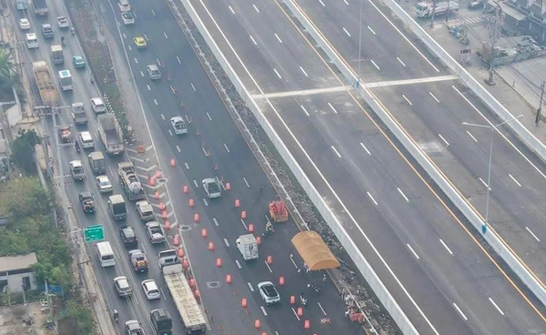 กรมทางหลวง เร่งคืนผิวจราจรทางหลักถนนพระราม 2 กม. 29 ถึง 32 รับรถขาเข้ากทม. 