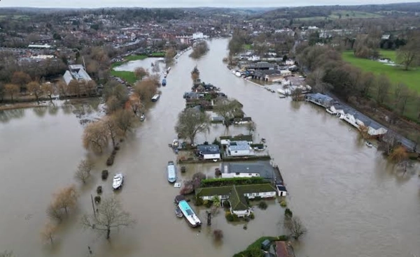 “อังกฤษ” ฝนตกไม่หยุด 40 วัน น้ำท่วมอ่วม–การเกษตรพัง ทำโครงสร้างพื้นฐานปั่นป่วน