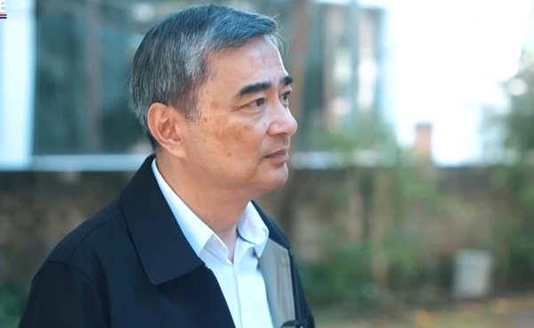 “ผมไม่เคยแยกโลกเก่ากับโลกใหม่” อภิสิทธิ์ กับบทเรียนการเมืองหลัง 30 ปีในสนามอำนาจ