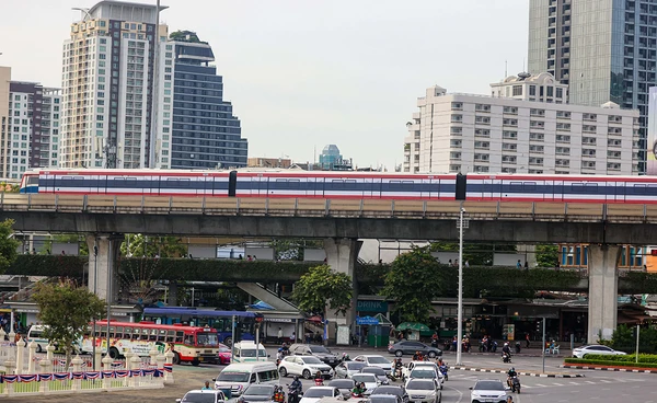 ขบวนรถไฟฟ้าลายธงชาติ สดุดีเหล่าทหารกล้าผู้เสียสละเพื่อปกป้องแผ่นดินไทย