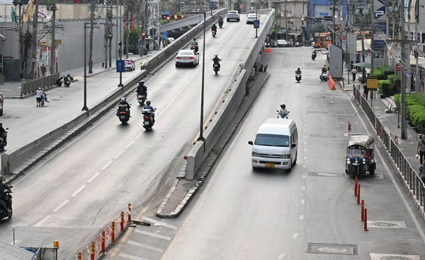 เช็ก 5 เส้นทางเลี่ยงจราจรติดขัด เตรียมปิดสะพานข้ามแยกประตูน้ำ 24 เม.ย. 2569