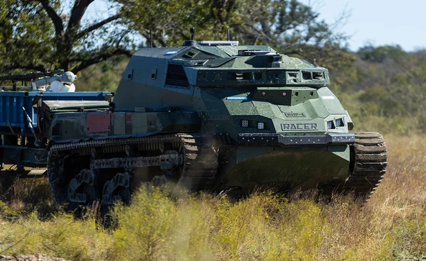 เจาะลึกโครงการ RACER ปฏิวัติยานยนต์ไร้คนขับทางทหารสู่ความเร็วและสมรรถนะเทียบเท่ามนุษย์