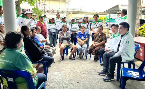 "ธนกฤต" ตั้งวงถกปัญหาชาวรังสิต ชูนโยบายกล้าธรรมสางปมทุกมิติ