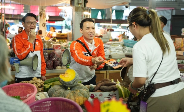 “วีระยุทธ” ลงพื้นที่บางนา - พระโขนง ช่วยผู้สมัครหาเสียงชูนโยบาย “หวยใบเสร็จ”