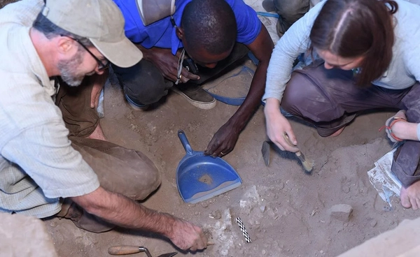 นักโบราณคดีพบกองฟืนพิธีเผาศพเก่าแก่ที่สุดในโลก อายุกว่า 9,500 ปี