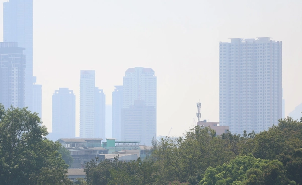 กทม. ค่าฝุ่น PM 2.5 เริ่มกระทบสุขภาพ ขอความร่วมมือ Work from Home 12-13 ม.ค. 