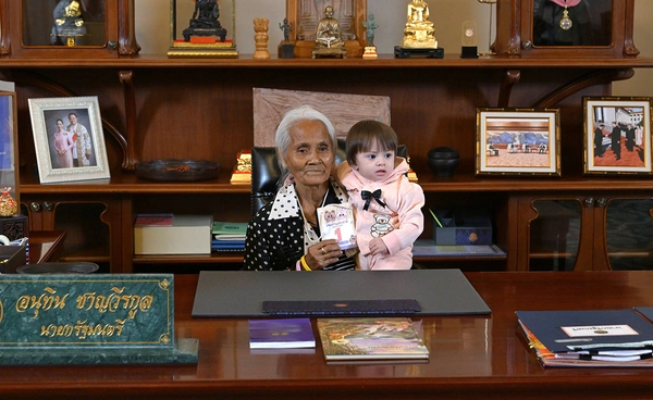 วันเด็กแห่งชาติทำเนียบรัฐบาลคึกคัก! “น้องชมพู่” นั่งเก้าอี้นายกรัฐมนตรี ประเดิมคนแรก