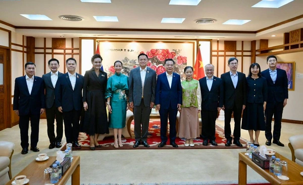 ไทยส่งข้าวล็อตแรกจีน  500,000 ตัน ก.พ. นี้ - ทุ่มหมื่นล้านปั้นอุตฯ หุ่นยนต์