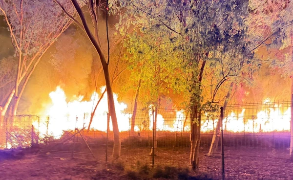 ทะเลเพลิง! ไฟไหม้ป่า  ใกล้สนามบินโคราช