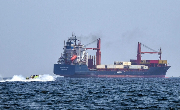 อิหร่านอนุญาตเรือของ "ชาติที่ไม่เป็นศัตรู" ผ่านช่องแคบฮอร์มุซได้