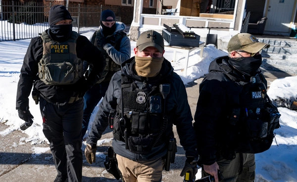 ศาลรัฐบากลางสหรัฐฯ อออกหมายเรียกหัวหน้า ICE ชี้แจ้งฐานละเมิดคำสั่ง-ทำคนเดือดร้อน