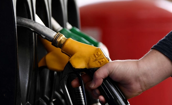 กบน. ตรึงราคาขายปลีก "น้ำมันดีเซล-เบนซิน" บรรเทาค่าครองชีพ 