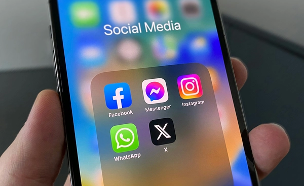 ทั่วโลกเดินหน้า “แบนเด็กใช้โซเชียลมีเดีย” ชูเทคโนโลยีคัดกรองอายุ สกัดเยาวชนตบตา