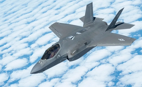 อดีตนักบินกองทัพอากาศสหรัฐฯ ถูกจับในสหรัฐฯ หลังไปทำงานเป็นครูฝึกนักบินให้กับกองทัพจีน