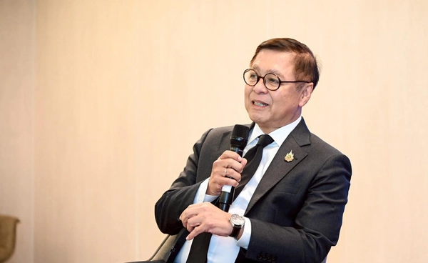 "สีหศักดิ์" ยืนยันคนไทยยังไปอเมริกาได้ นักท่องเที่ยว นักธุรกิจ นักศึกษา ไม่ถูกแบน