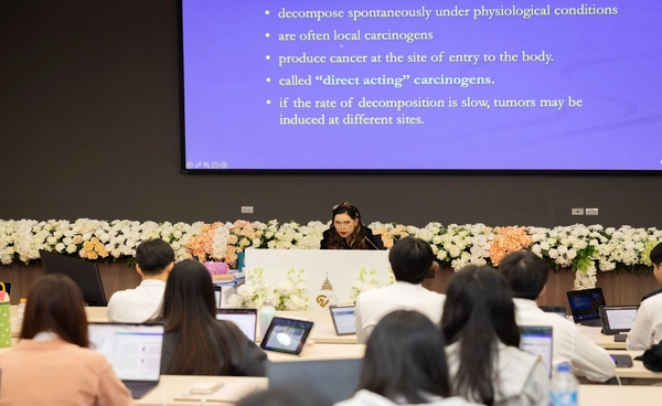 ”กรมพระศรีสวางควัฒน“ เสด็จไปทรงบรรยายพิเศษเรื่องการเกิดโรคมะเร็ง พระราชทานแก่นักศึกษาราชวิทยาลัยจุฬาภรณ์ 