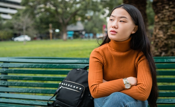 ชวนทำชาเลนจ์ "Rawdogging" นั่งเฉยๆ ไม่แตะมือถือ เพื่อรีเซ็ตสมาธิและฟื้นฟูจิตใจ