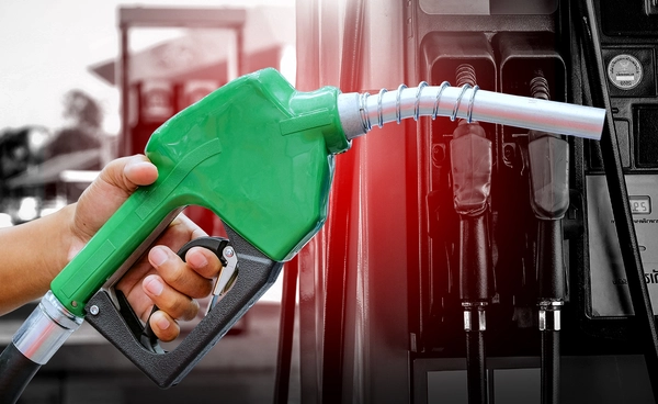 "ราคาน้ำมัน" ย่อเล็กน้อย คุมเข้มขึ้นค่าโดยสาร "คมนาคม" ลั่นขนส่งห้ามฉวยโอกาส