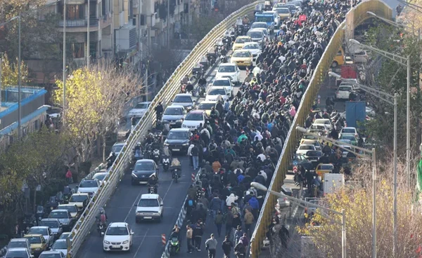 อิหร่านประท้วงพิษเศรษฐกิจครบสัปดาห์ เสียชีวิต 8