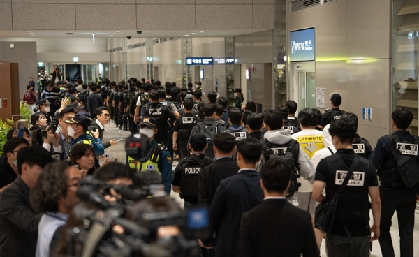 ทีมสอบสวน "เกาหลีใต้" ทลายแก๊ง "สแกมเมอร์" กัมพูชา พบหลอกลวงเป็นเจ้าหน้าที่รัฐ 