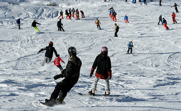 การเล่น “สกี”  กำลังกลายเป็นกีฬาคนรวย