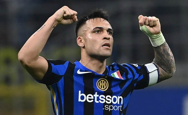 ผลฟุตบอล กัลโช่ เซเรีย อา อิตาลี : อินเตอร์บุกทุบปาร์ม่า 2-0 ครองจ่าฝูงต่อทิ้งมิลาน 4 แต้ม