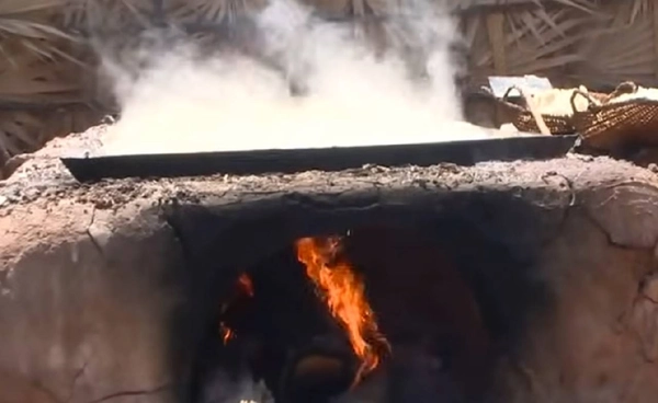 "ภูมิปัญญาไทย"สุดทึ่ง  ชาวโคราชเปลี่ยนดินเป็นเกลือสินเธาว์ | เรื่องดีดีทั่วไทย | 18-3-69