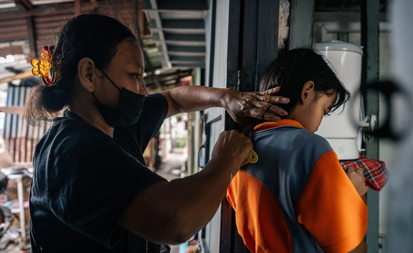 ศึกเงินอุดหนุนเด็กก่อนเลือกตั้ง 2569 เทียบ 5 พรรค ใครให้แบบไหนคุ้มสุด