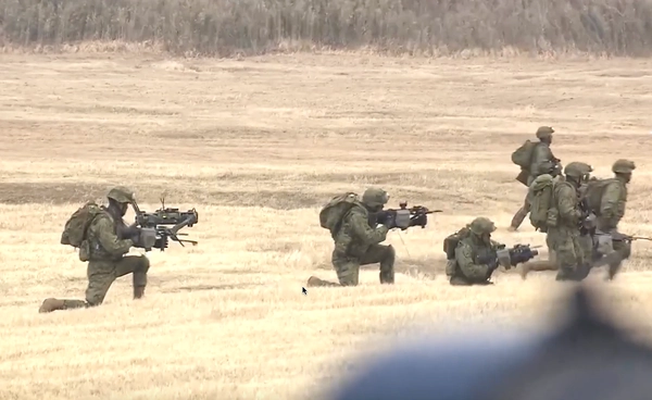 ญี่ปุ่นเปิดตัว “หุ่นยนต์สุนัข” ร่วมซ้อมรบ เสริมแกร่งแนวหน้า ลดความเสี่ยงกำลังพล