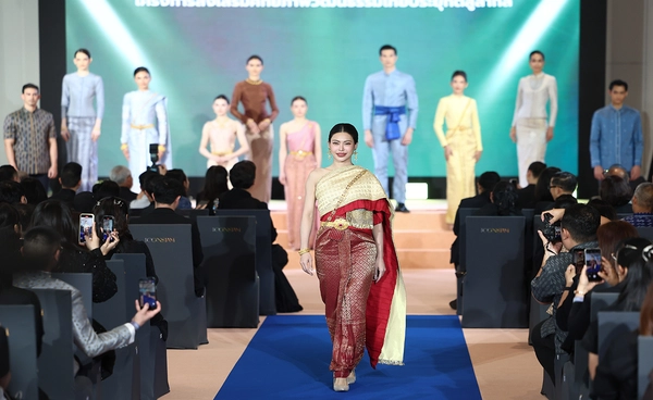 "ซาบีดา" เปิดนิทรรศการชุดไทยพระราชนิยม เทิดพระเกียรติ "สมเด็จพระพันปีหลวง” พร้อมดันขึ้นทะเบียนยูเนสโก