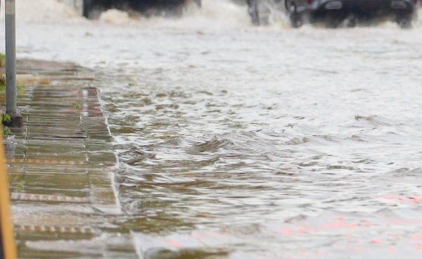 กทม. เตือนน้ำทะเลหนุนสูง พื้นที่ลุ่มต่ำ-เส้นทางสัญจร เสี่ยงน้ำท่วม 21-23 มี.ค. 2569