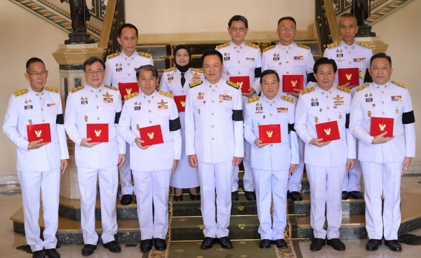 ปลัด มท.รับพระราชทานเครื่องราชอิสริยาภรณ์ ประจำปี 2568