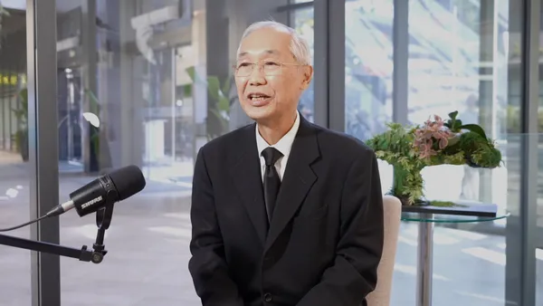 พิศาล มาณวพัฒน์ ทีมบริหารพรรคประชาชนฝ่ายนโยบายต่างประเทศ