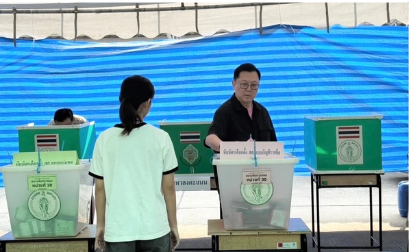 “จตุพร” ใช้สิทธิเลือกตั้ง-ประชามติ แล้ว ชวนคนไทยร่วมเปลี่ยนอนาคตประเทศ