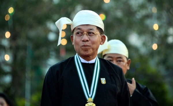 "มิน อ่อง ไหล่" เตรียมขึ้นเป็นประธานาธิบดีเมียนมา จากฝ่ายพลเรือน