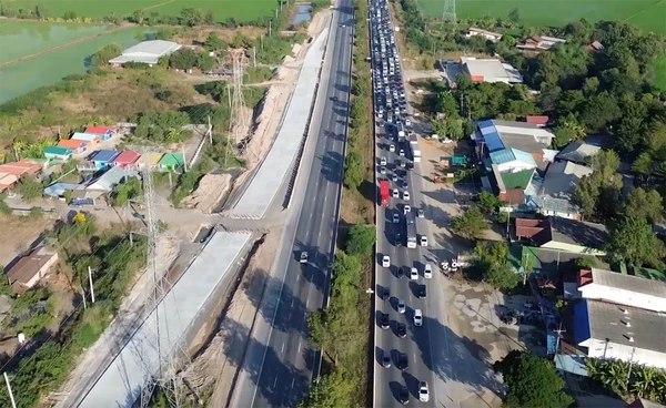 วันหยุดสุดท้ายปีใหม่ ถนนสายเอเชียรถหนาแน่น คาดบ่าย - ค่ำติดหนัก